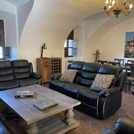 Castello Di Guest house *